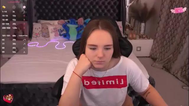 Thumbnail 1, foxyshyyy's Stream at Chaturbate, 1 month ago