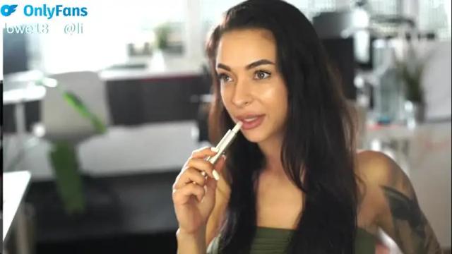 Image 10 of framefemme Stream on Chaturbate on 3 months ago