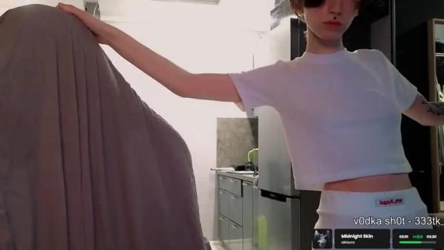 Image 4 of fran_bow Stream on Chaturbate on 20 months ago