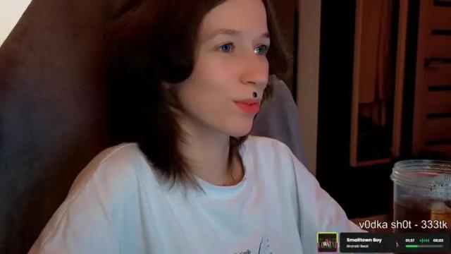 Image 2 of fran_bow Stream on Chaturbate on 19 months ago