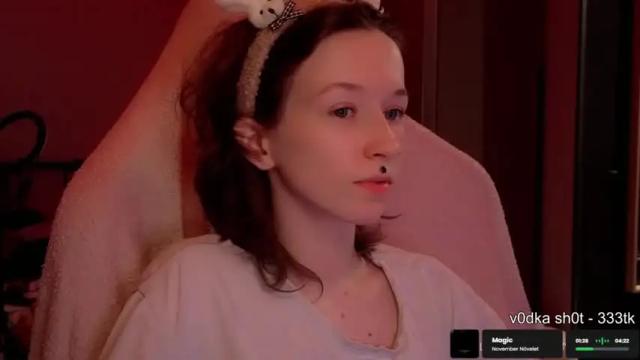 Image 3 of fran_bow Stream on Chaturbate on 19 months ago