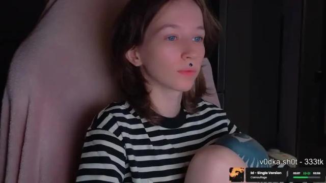 Image 12 of fran_bow Stream on Chaturbate on 19 months ago
