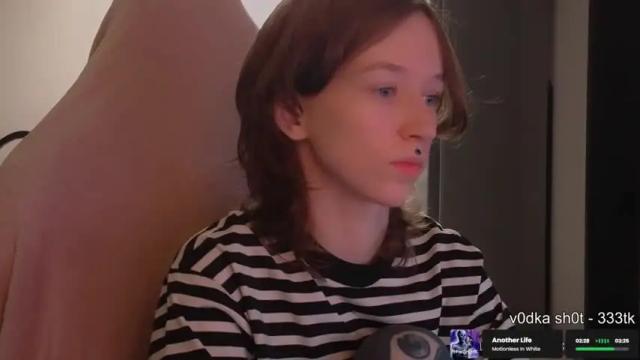 Image 4 of fran_bow Stream on Chaturbate on 19 months ago