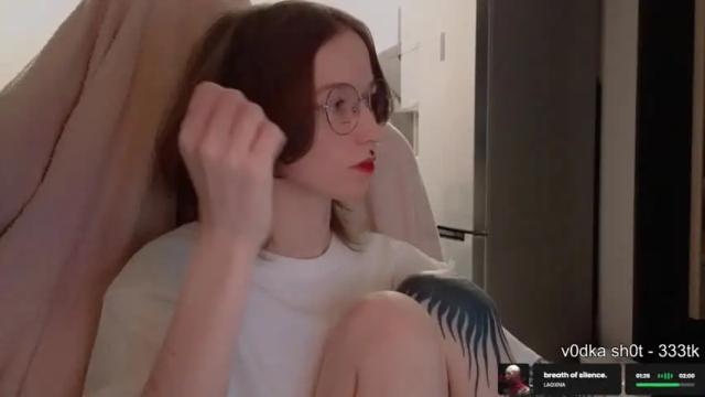 Image 4 of fran_bow Stream on Chaturbate on 18 months ago