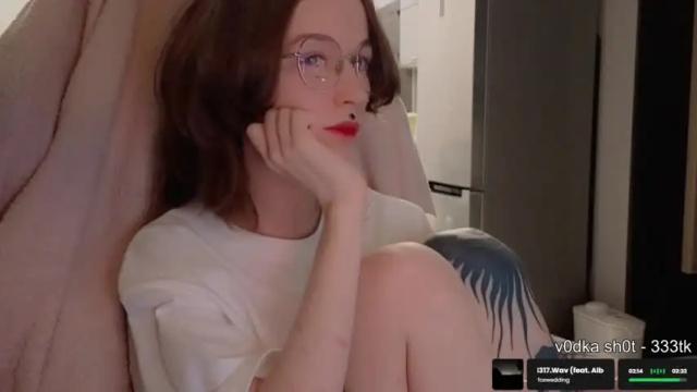 Image 6 of fran_bow Stream on Chaturbate on 18 months ago