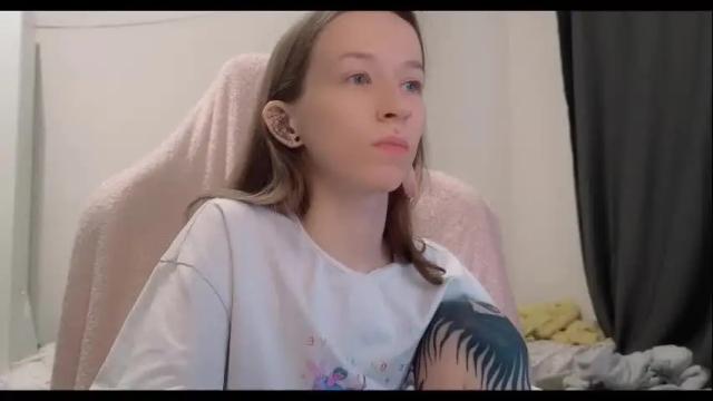 Image 2 of fran_bow Stream on Chaturbate on 5 months ago