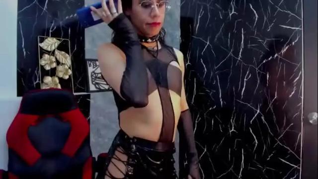 Image 3 of fran_dess Stream on Chaturbate on 1 month ago