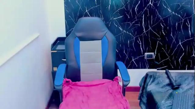 Image 3 of fran_dess Stream on Chaturbate on 8 days ago