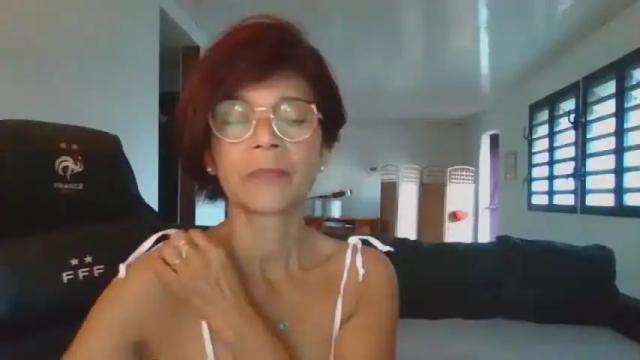 Image 3 of francelune Stream on Chaturbate on 14 months ago