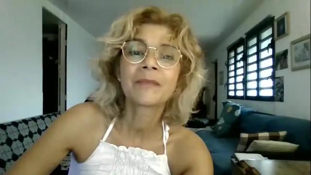 Image 2 of francelune Stream on Chaturbate on 17 days ago
