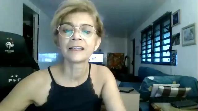 Image 3 of francelune Stream on Chaturbate on 15 days ago