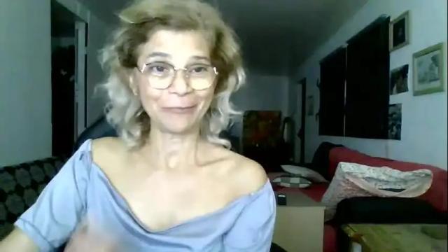 Image 8 of francelune Stream on Chaturbate on 14 days ago