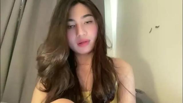 Image 6 of francine_moore Stream on Chaturbate on 1 month ago