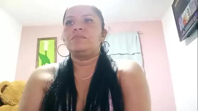 Image 2 of francy_froz Stream on Chaturbate on 4 months ago