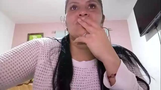 Image 2 of francy_froz Stream on Chaturbate on 3 months ago