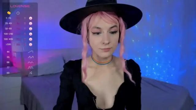 Image 2 of frankiexhere Stream on Chaturbate on 14 months ago
