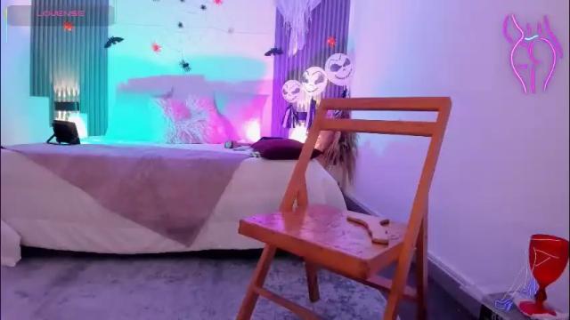 Image 3 of fransheskarossi Stream on Chaturbate on 3 days ago