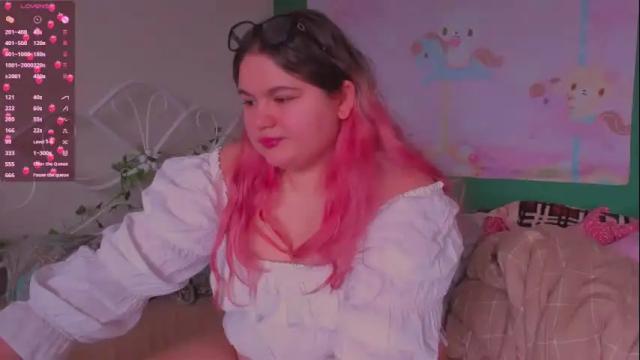 Image 10 of freakcute_friends Stream on Chaturbate on 5 months ago