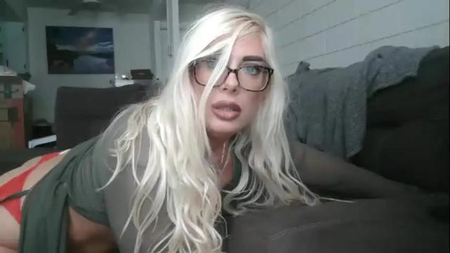 Image 12 of freakybarbi Stream on Chaturbate on 4 months ago