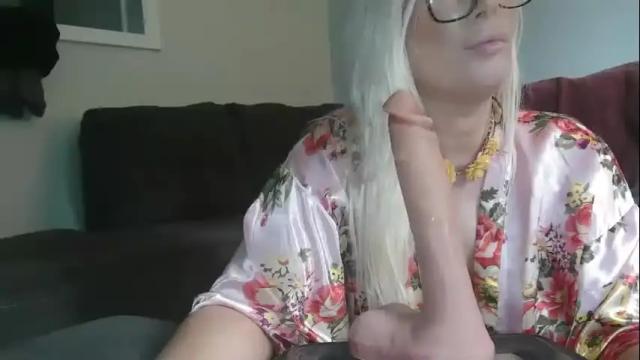 Image 11 of freakybarbi Stream on Chaturbate on 2 months ago