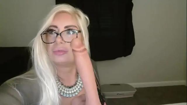 Image 3 of freakybarbi Stream on Chaturbate on 2 months ago