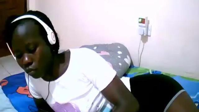 Image 11 of freakypussie Stream on Chaturbate on 19 months ago