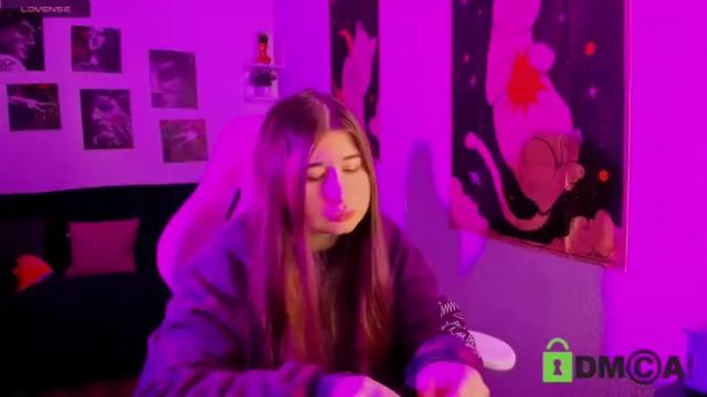 Image 2 of free_apple Stream on Chaturbate on 18 months ago