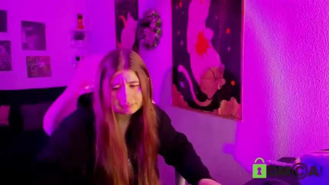 Image 3 of free_apple Stream on Chaturbate on 18 months ago