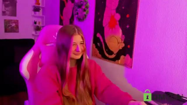 Image 4 of free_apple Stream on Chaturbate on 17 months ago