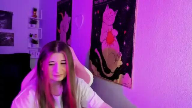 Image 11 of free_apple Stream on Chaturbate on 16 months ago
