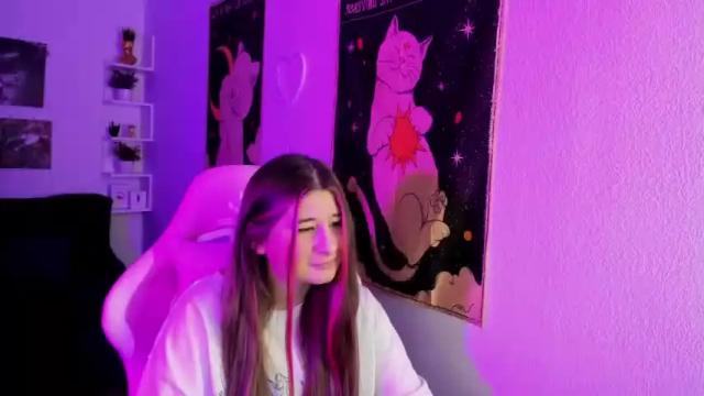 Image 4 of free_apple Stream on Chaturbate on 16 months ago