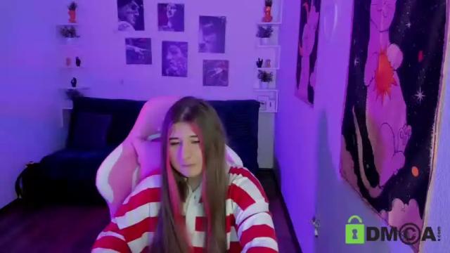 Image 2 of free_apple Stream on Chaturbate on 16 months ago