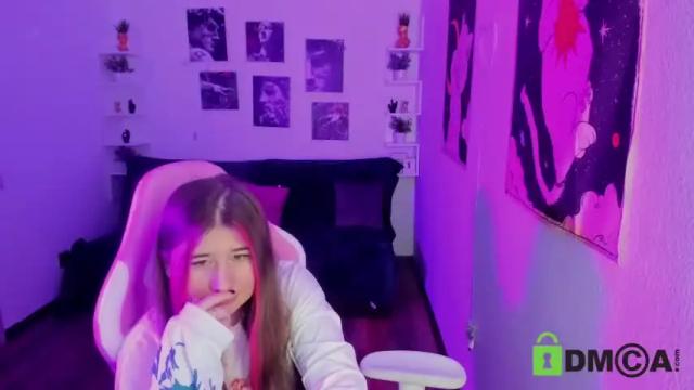 Image 12 of free_apple Stream on Chaturbate on 16 months ago