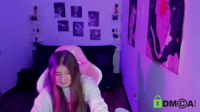 Image 4 of free_apple Stream on Chaturbate on 16 months ago