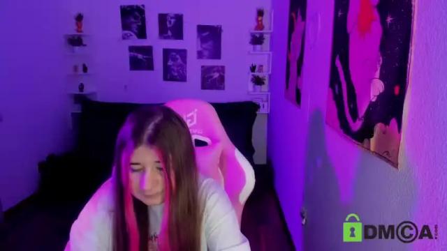 Image 7 of free_apple Stream on Chaturbate on 16 months ago