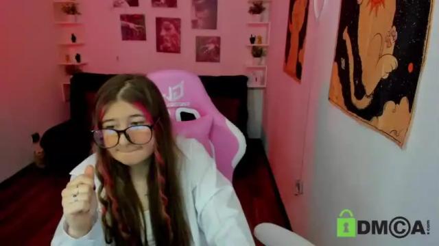Image 2 of free_apple Stream on Chaturbate on 15 months ago