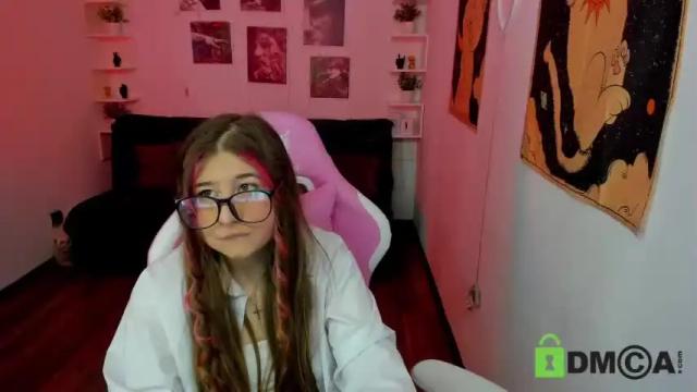 Image 3 of free_apple Stream on Chaturbate on 15 months ago