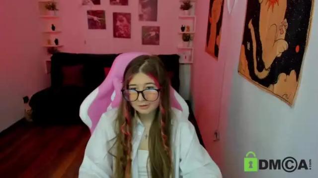 Image 7 of free_apple Stream on Chaturbate on 15 months ago