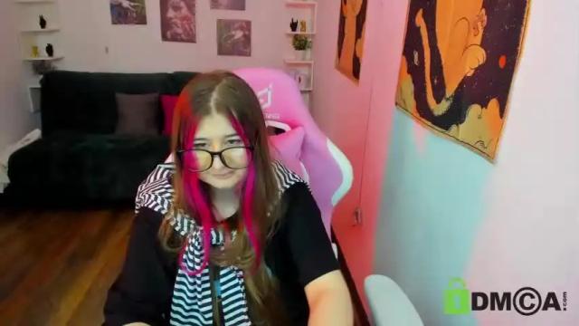 Image 3 of free_apple Stream on Chaturbate on 15 months ago