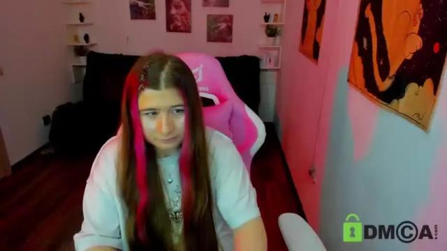 Image 3 of free_apple Stream on Chaturbate on 15 months ago