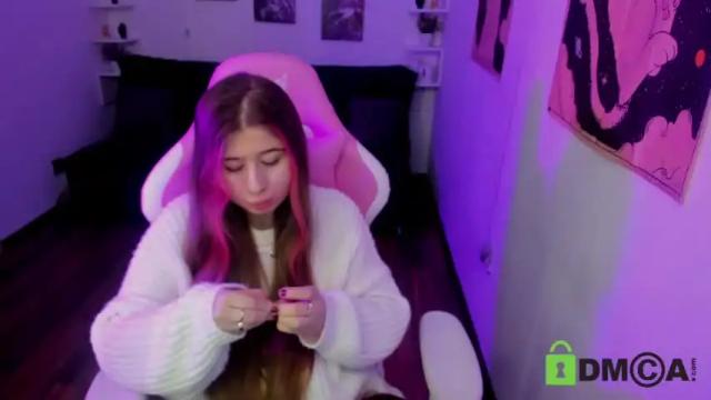 Image 7 of free_apple Stream on Chaturbate on 14 months ago