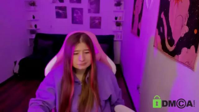 Image 8 of free_apple Stream on Chaturbate on 14 months ago