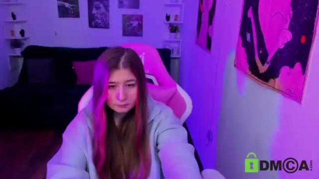 Image 3 of free_apple Stream on Chaturbate on 14 months ago