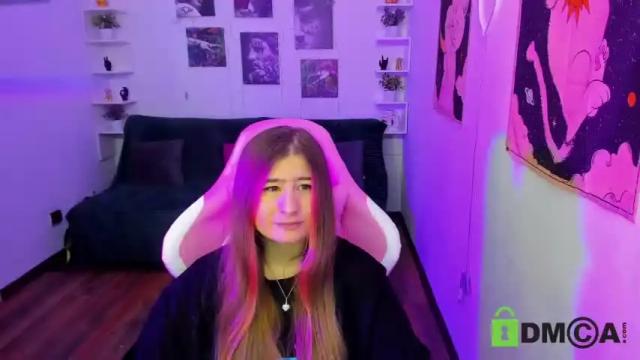 Image 4 of free_apple Stream on Chaturbate on 14 months ago
