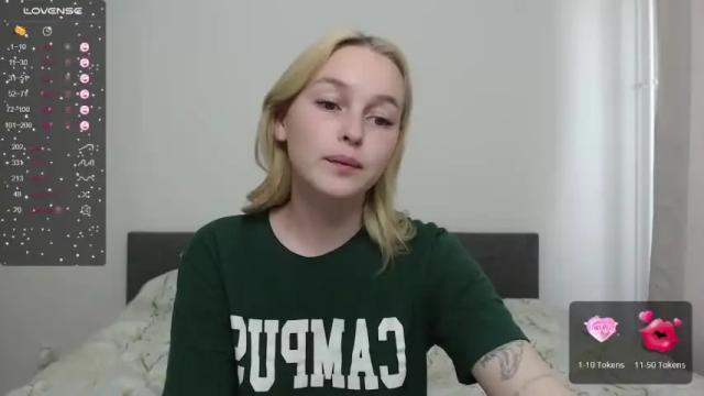 Image 2 of fremine_ Stream on Chaturbate on 20 months ago
