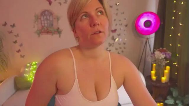 Image 2 of french_devotion Stream on Chaturbate on 4 months ago