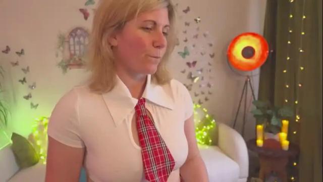 Image 2 of french_devotion Stream on Chaturbate on 3 months ago