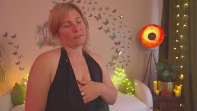 Image 3 of french_devotion Stream on Chaturbate on 3 months ago