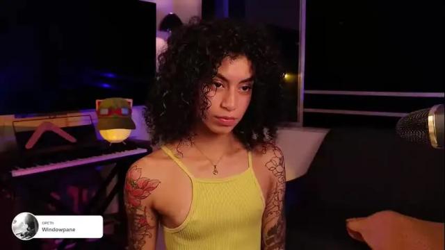 Image 2 of fresatanica Stream on Chaturbate on 1 month ago