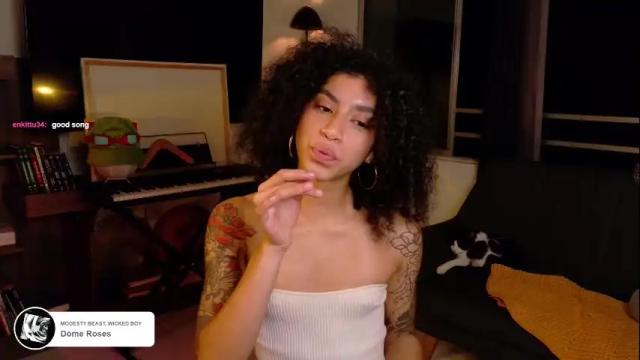 Image 3 of fresatanica Stream on Chaturbate on 11 days ago